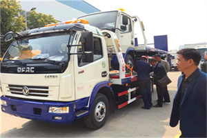 连云港汽车道路救援拖车价格